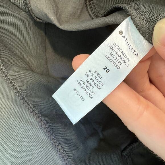 ATHLETA NWT Trekkie North Shorts Size 20 Mountain Olive Green Plus Sized Active - Picture 12 of 14